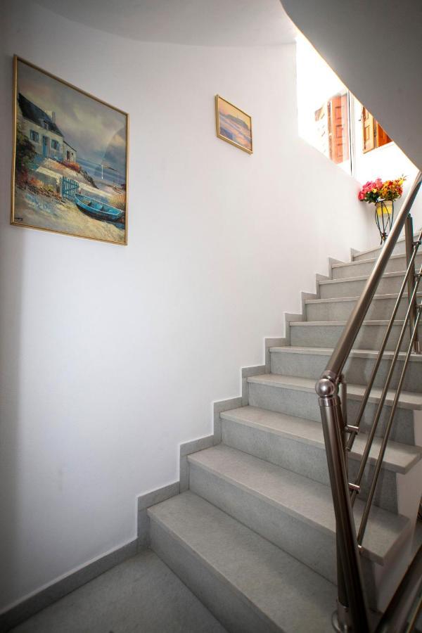 Kapetanos Rooms Naxos City Exterior photo