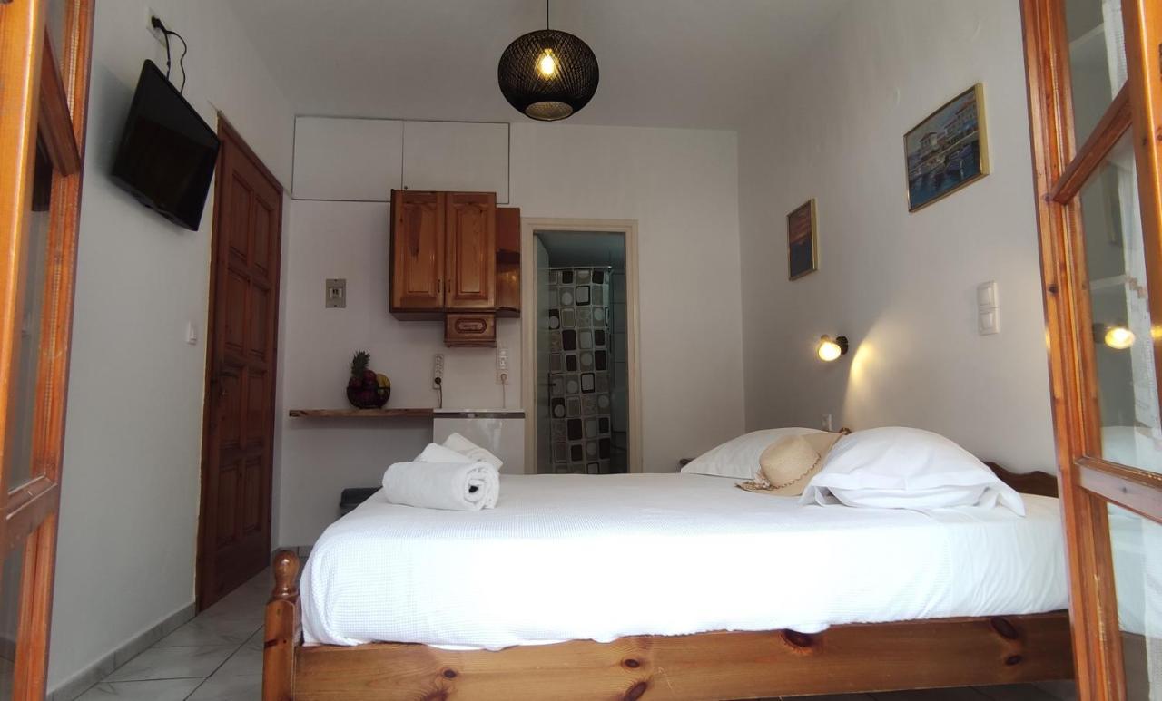 Kapetanos Rooms Naxos City Exterior photo