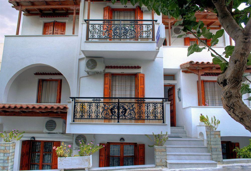 Kapetanos Rooms Naxos City Exterior photo